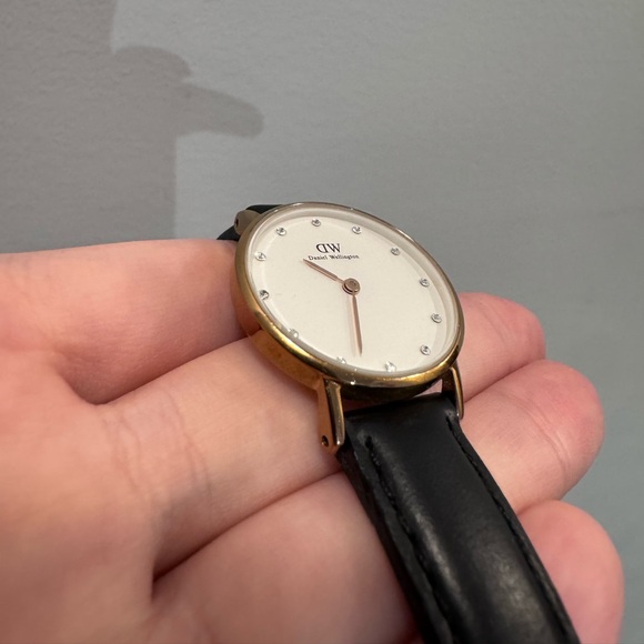 Daniel Wellington Classy Sheffield White Diamond Dial Black Leather 0901DW - Picture 11 of 11